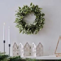 Mistletoe Wreath - 30cm